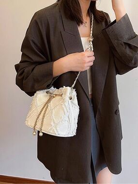 Chic White Textured Drawstring Bucket Bag